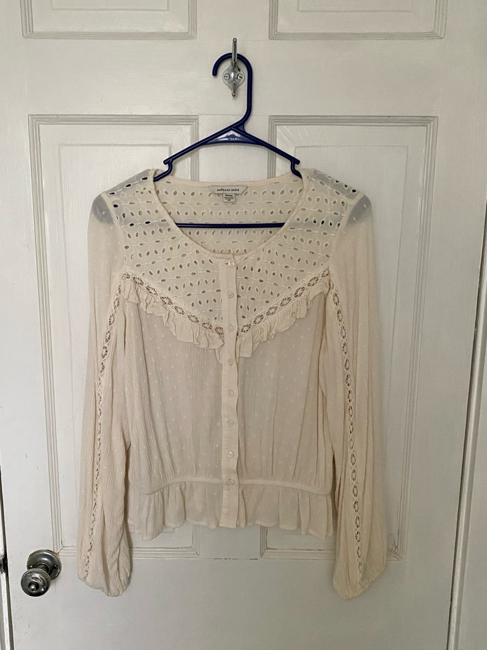 American Eagle Outfitters Cream Ruffle Button-Front Blouse